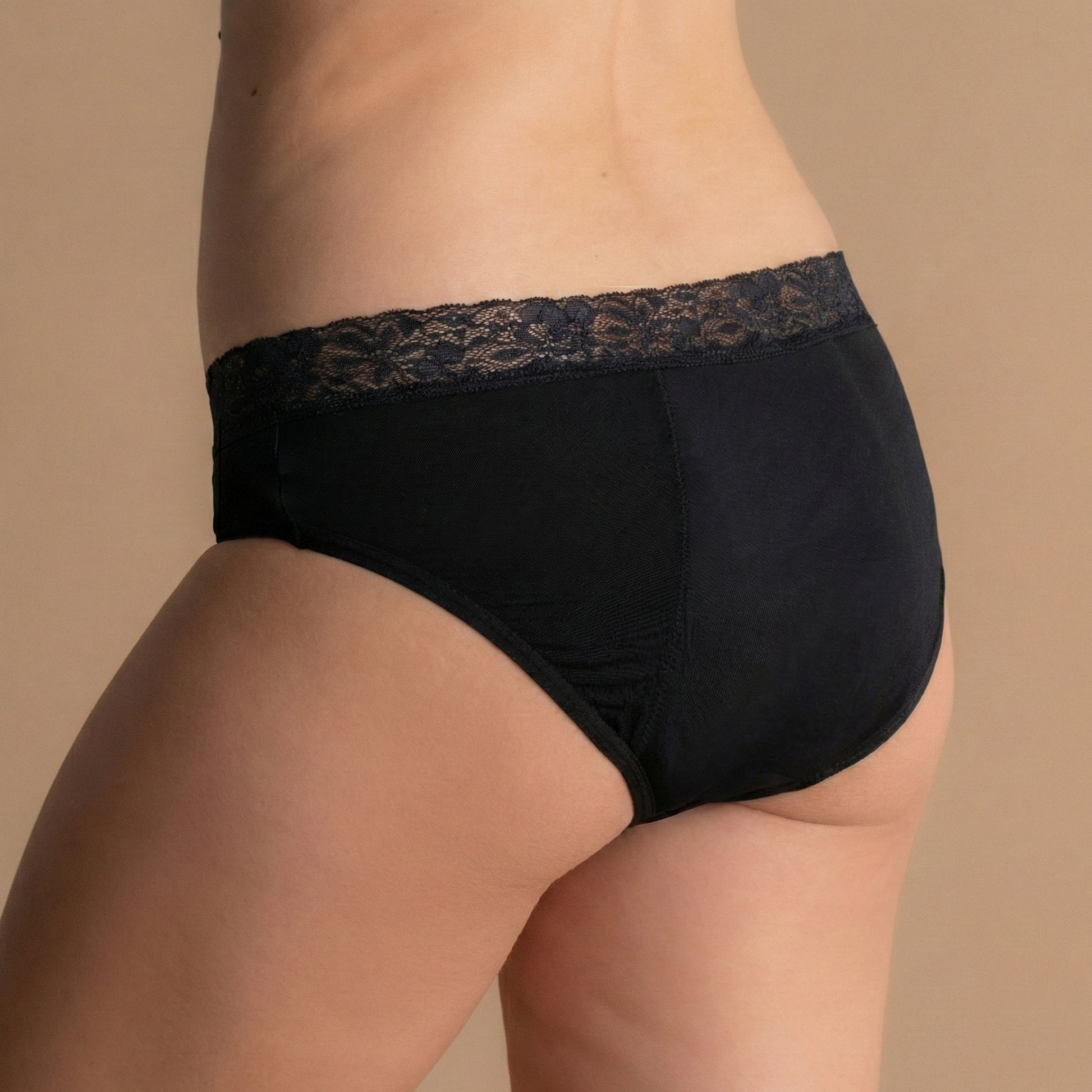 Rückansicht der Floena Leakproof Comfort Brief mit vollflächigem Auslaufschutz