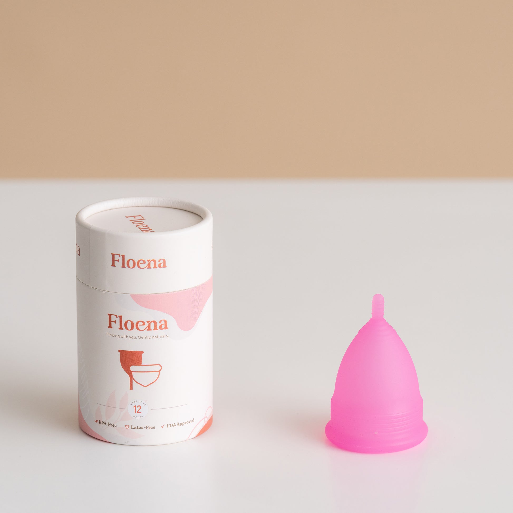 Floena Menstrual Cup — rosa Menstruationstasse aus weichem medizinischem Silikon, bis zu 12 Stunden auslaufsicherer Schutz beim Schwimmen, Schlafen oder im Alltag