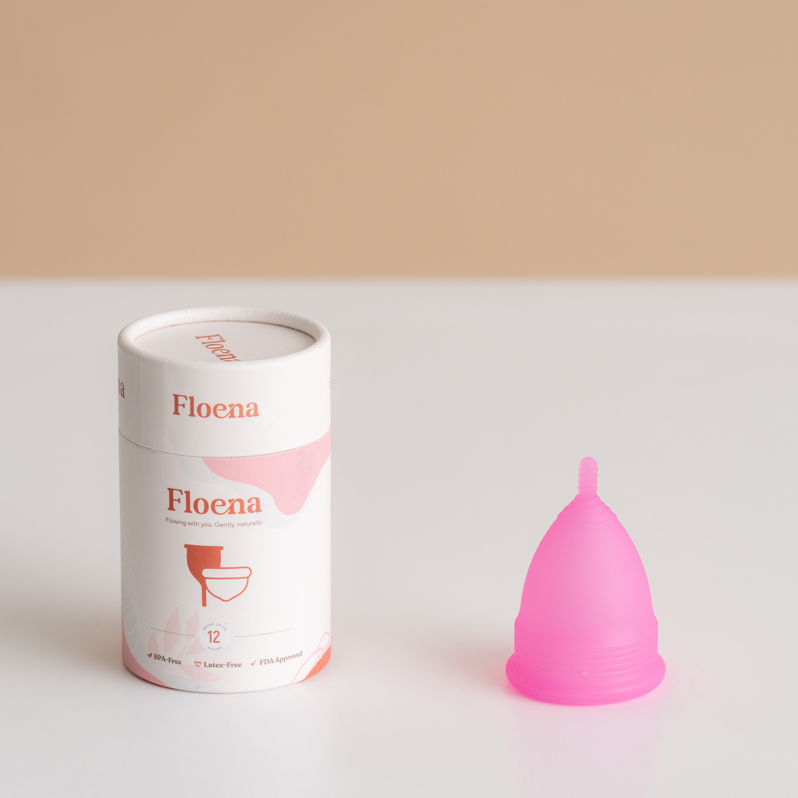Floena Menstrual Cup — rosa Menstruationstasse aus weichem medizinischem Silikon, bis zu 12 Stunden auslaufsicherer Schutz beim Schwimmen, Schlafen oder im Alltag