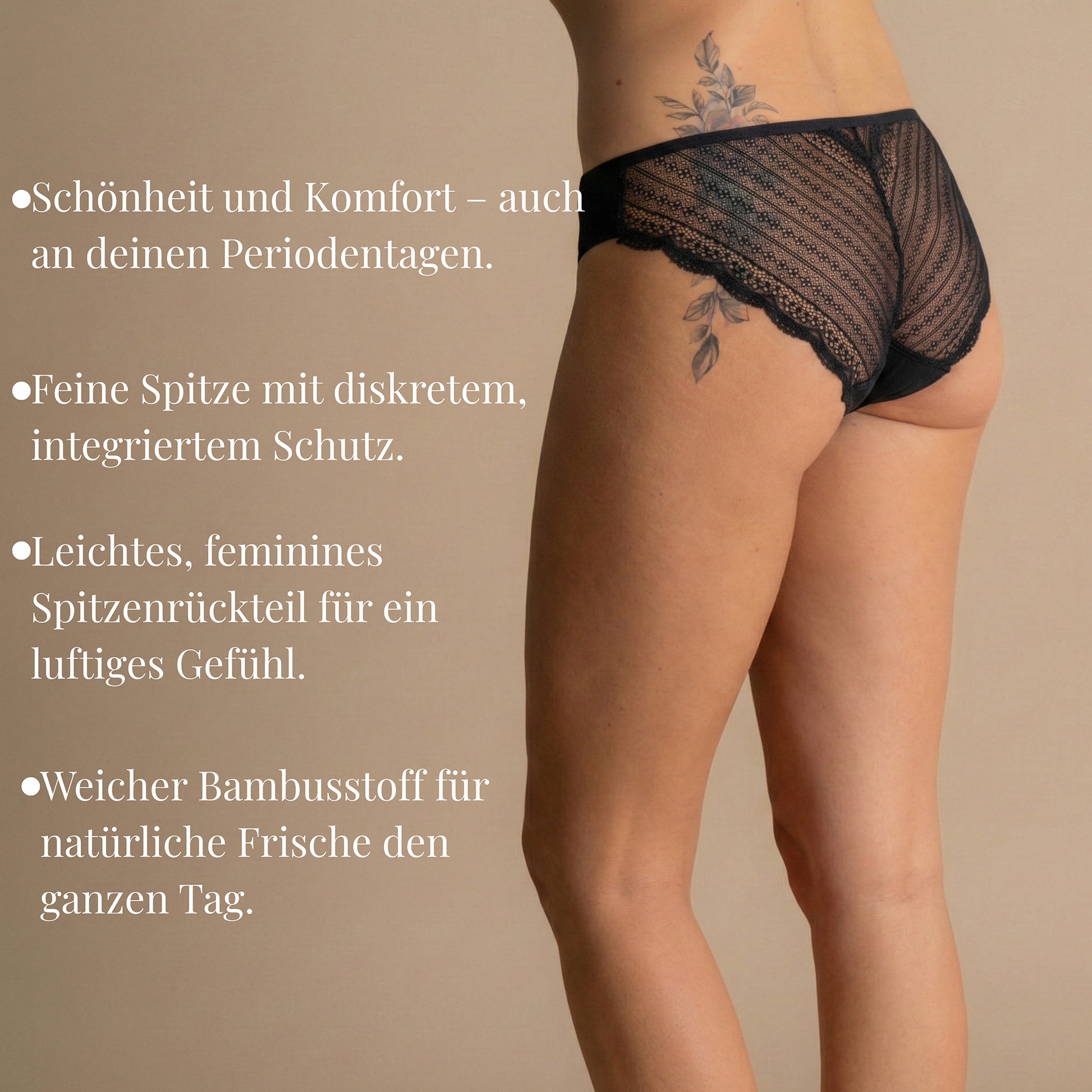 Halbkörper-Rückansicht des schwarzen Floena Leakproof Lace Bikini, Spitzen-Periodenunterwäsche im Bikini-Schnitt, mit transparentem Spitzenrücken und Text zu Komfort, Schutz und atmungsaktivem Bambusstoff