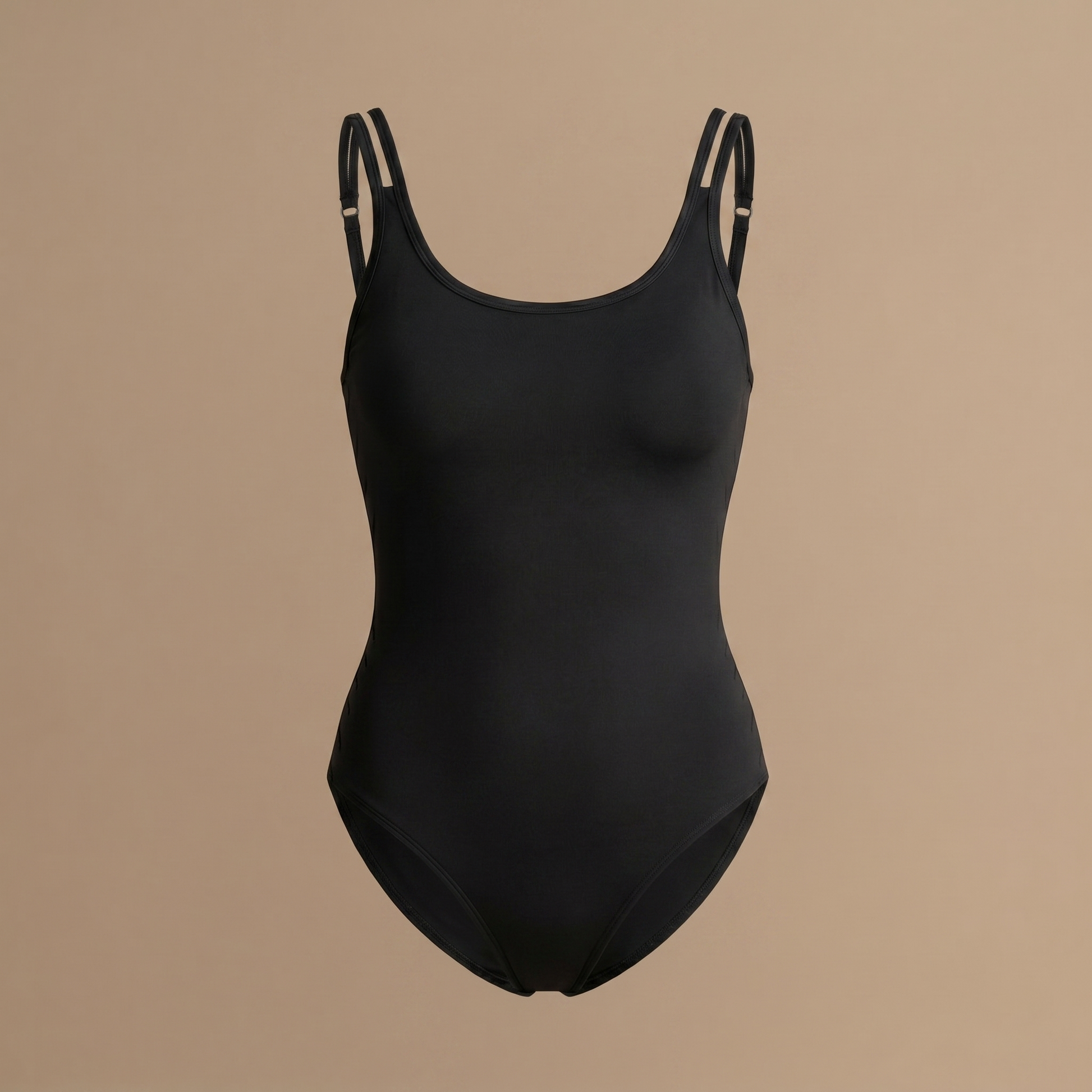 Floena Leakproof Period One-Piece Swimsuit — schwarze Periodenbademode vor neutralem Hintergrund